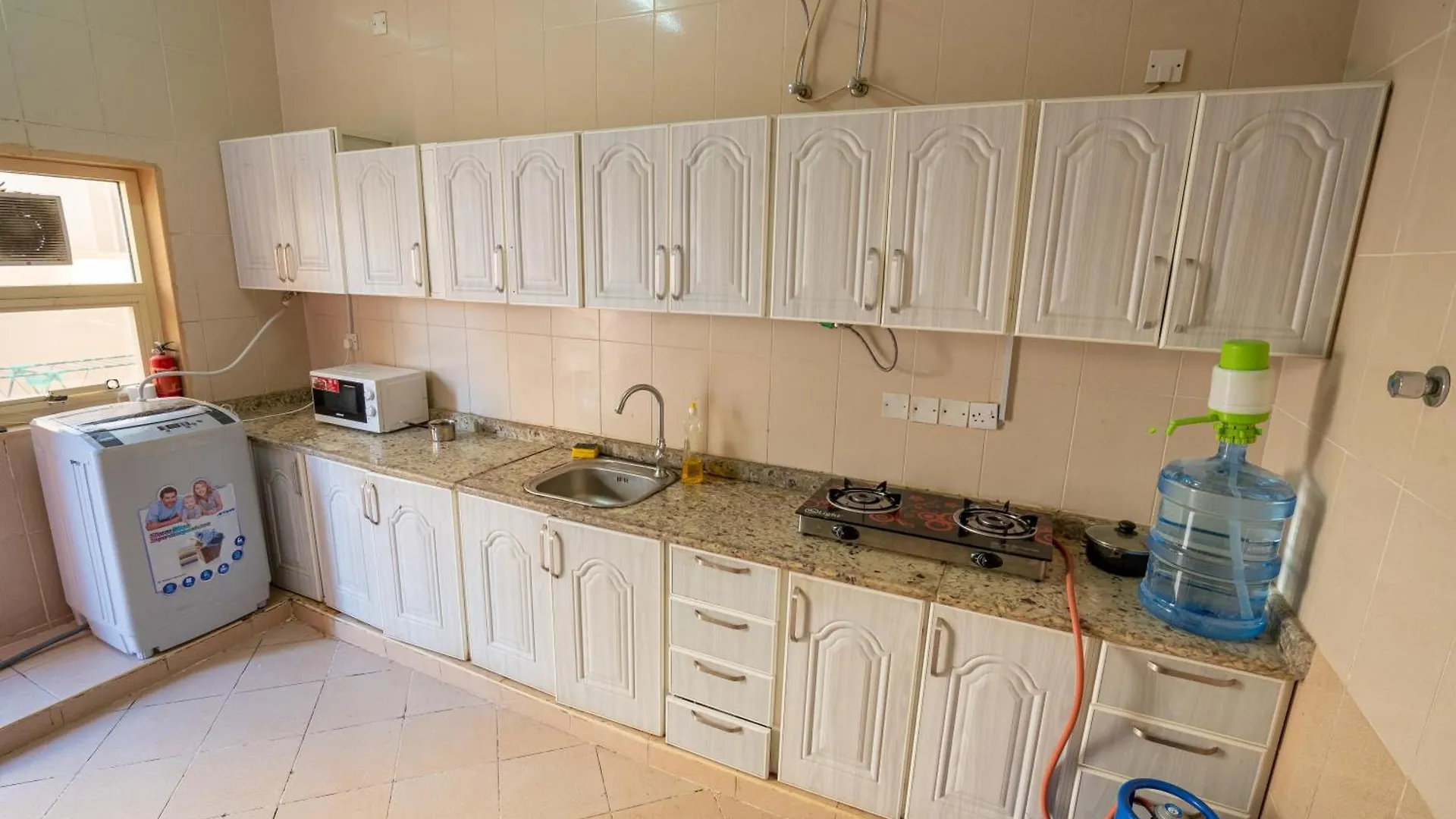 Tourist Family And Couple Rooms Abudhabi Baith Al Jannah Llc Private Family Rooms - Attached Washroom - Vl01 Αμπού Ντάμπι Δωμάτια σε οικογενειακή κατοικία