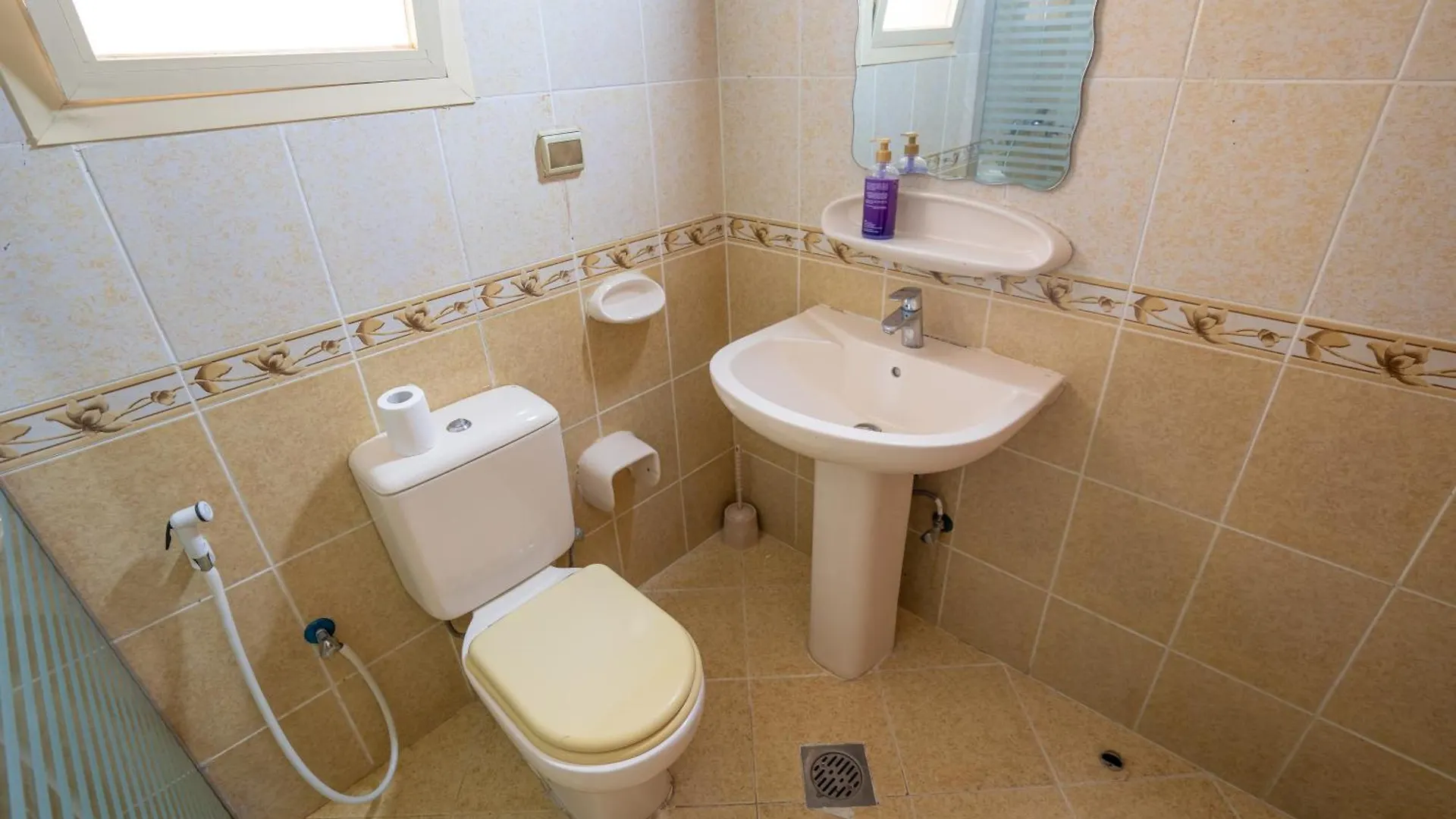 Tourist Family And Couple Rooms Abudhabi Baith Al Jannah Llc Private Family Rooms - Attached Washroom - Vl01 Αμπού Ντάμπι